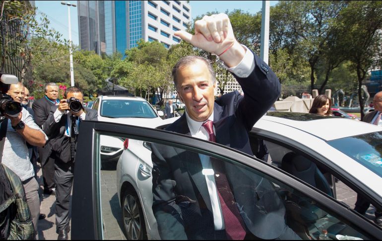 A su salida de la reunión privada con más de 800 consejeros de Citibanamex, Meade reitera que está en juego la confianza dela economía mexicana. NTX / J. Pazos