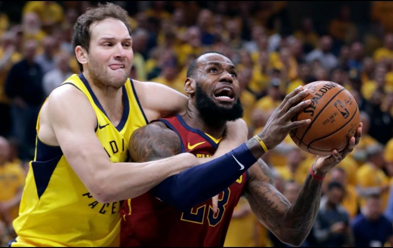 Indiana dejó a Cleveland y a LeBron James a una derrota de despedirse de la temporada. AP / D. Cummings