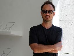 Ugarte señala que su objetivo es resaltar el uso de materiales como el grafito y el papel en las artes plásticas. EL INFORMADOR/E. Barrera