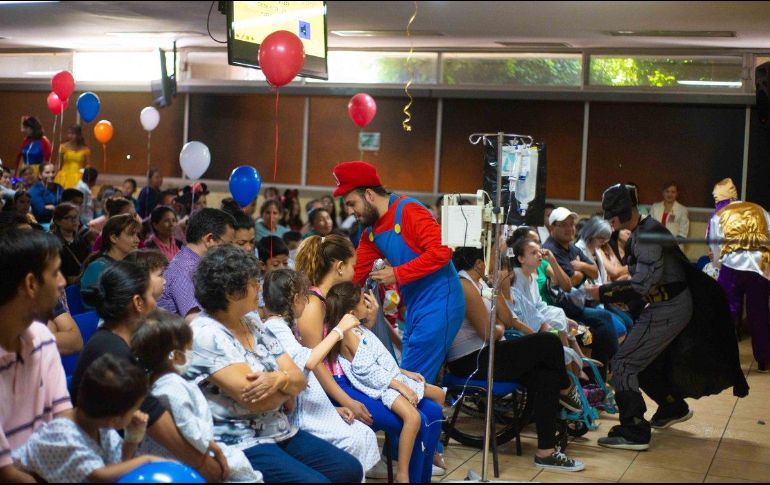 Además de la obra de teatro, se organiza un convivió con refrigerio, pastel, bolos y juguetes. TWITTER / @HospitalCivil