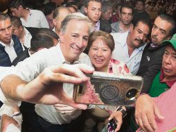 Apoyo. Meade dijo que los burócratas saldrán de la oficina al campo. NTX