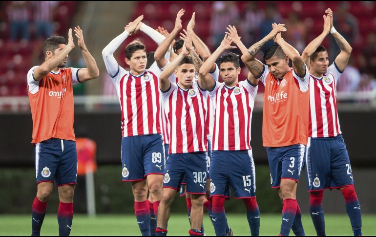 Sin el mejor de los ánimos, los jugadores del Guadalajara se despidieron del torneo en su escenario, donde no ganan desde el 28 de octubre del año pasado. MEXSPORT