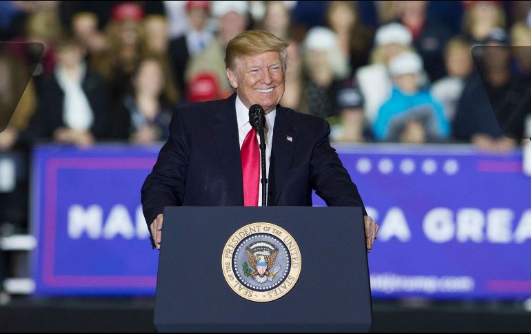 Trump aseguró que era mejor estar en el evento que en una cena falsa con los corresponsales de la Casa Blanca. EFE / R. Laverty