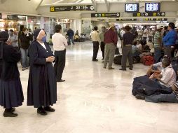 Los hechos se registraron en el área de carga del Aeropuerto Internacional de la Ciudad de México, donde los policías federales efectuaban revisiones al equipaje. NTX/ ARCHIVO