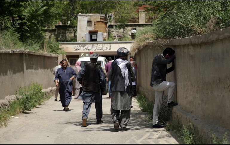 Informan que 17 personas, entre ellas mujeres y niños, resultaron heridas en el ataque. AP/M. Hossaini