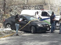 Peritos de la Fiscalía Estatal y del Instituto Jalisciense de Ciencias Forenses se encargarán de las indagatorias pertinentes. ESPECIAL
