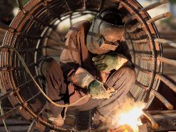 Los próximos 30 días el acero mexicano no tendrá impuestos en su exportación a Estados Unidos. EFE/B. Arbab