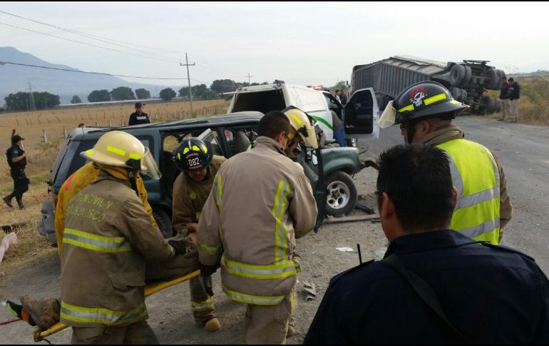 El accidente se registra en el kilómetro 56 de la carretera estatal 401. ESPECIAL / Protección Civil Jalisco