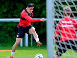 Salcedo agradeció los mensajes de apoyo durante su proceso de rehabilitación. TWITTER / @eintracht_esp