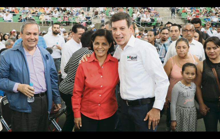 Miguel Castro manifestó su apoyo a los taxistas tradicionales ante la irrupción de las plataformas digitales de transporte. ESPECIAL