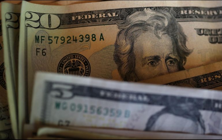 El tipo de cambio para solventar operaciones denominadas en moneda extranjera pagaderas en el país se ubica en 18.7878 pesos. AFP / ARCHIVO