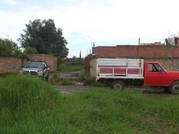 Los policías aseguran de la parte trasera del automotor un contenedor de aproximadamente 700 litros de hidrocarburo. EL INFORMADOR / ARCHIVO