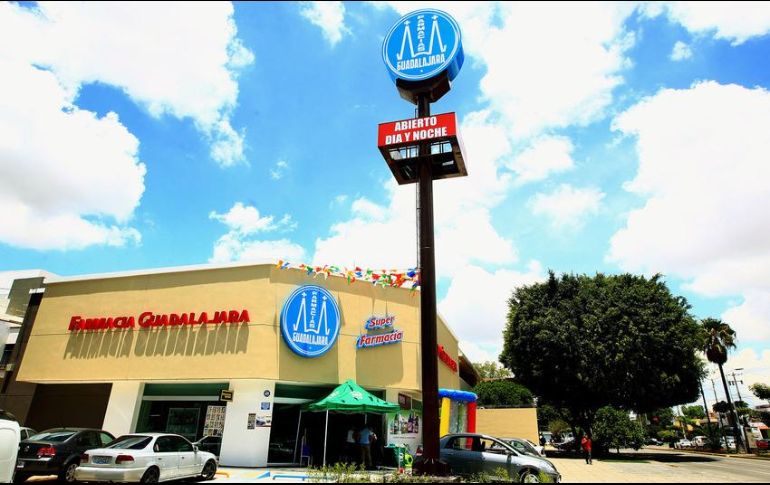 Farmacias Guadalajara ofrecerá servicios como depósito a tarjeta de débito y pagos de tarjeta de crédito. EL INFORMADOR / ARCHIVO