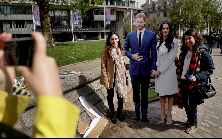 Entre los invitados figuran mil 200 personas de edades diferentes, procedentes de todo Reino Unido.  AP / M. Dunham