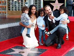 Zoe Saldaña recibe su estrella en el Paseo de la Fama