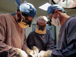 El ex rector fue intervenido quirúrgicamente para reimplantarle la mano. EL INFORMADOR / ARCHIVO