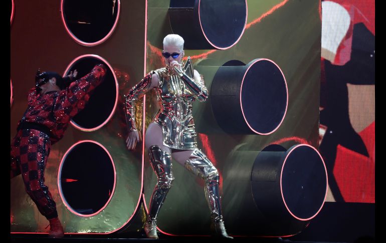 Videojuegos, planetas y seres fantásticos sorprendieron a todos sus seguidores la noche del jueves. SUN / Luis Cortés