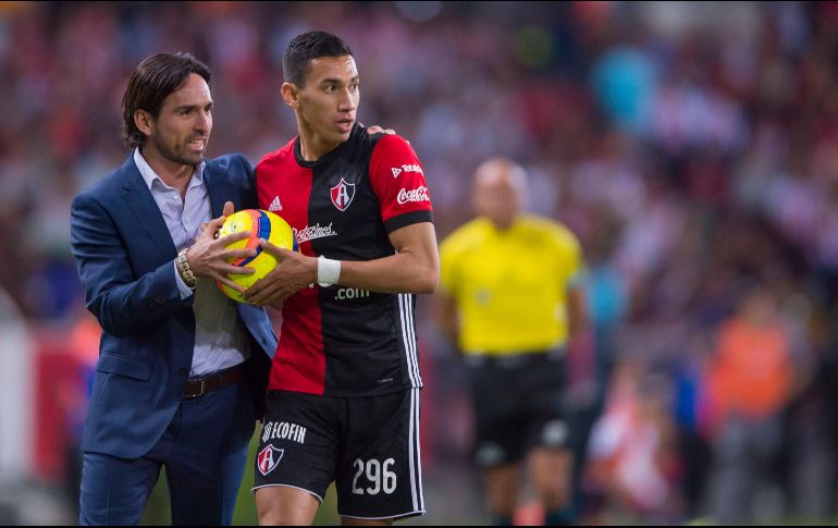 Espinoza debutó a algunos jóvenes rojinegros y se mantuvo invicto en su segunda etapa como interino. MEXSPORT/ARCHIVO