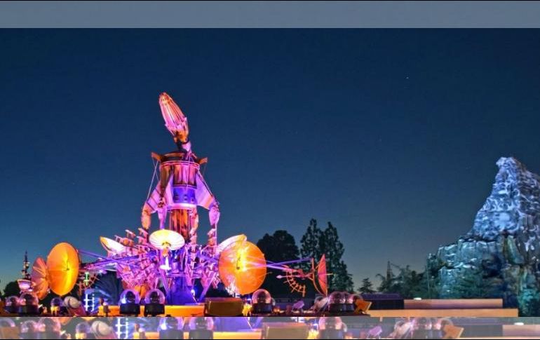 El parque Disneyland de Anaheim, California dedicará dos noches al universo galáctico de Star Wars. TWITTER / @DisneylandToday