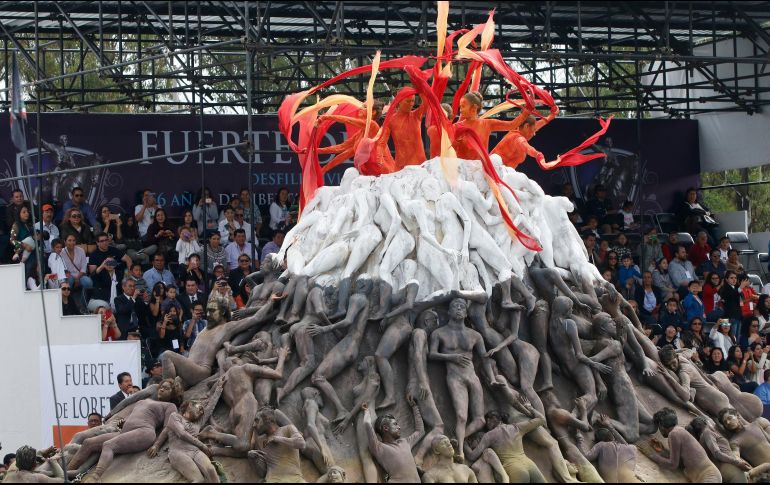 Hoy se realizó el defile cívico-militar que, con carros alegóricos y participantes referentes a la cultura e historia mexicanas, conmemoran el triunfo nacional en la Batalla de Puebla. NTX / C. Pacheco