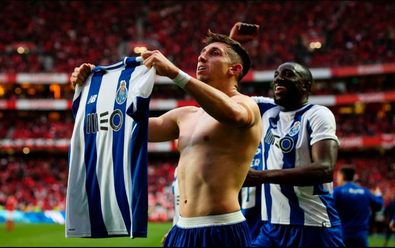 Héctor Herrera es mediocampista y capitán de los Dragones. AFP/ARCHIVO