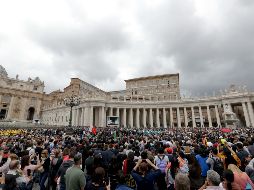 Sus miembros se congregaron en un ambiente festivo y se unieron al Ángelus en la plaza San Pedro. AP / A. Medichini