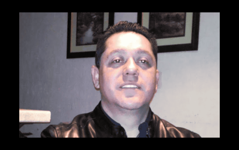 El cadáver de Eduardo Aragón, que presentaba heridas de bala y estaba maniatado, fue hallado en la cajuela de su auto. ESPECIAL