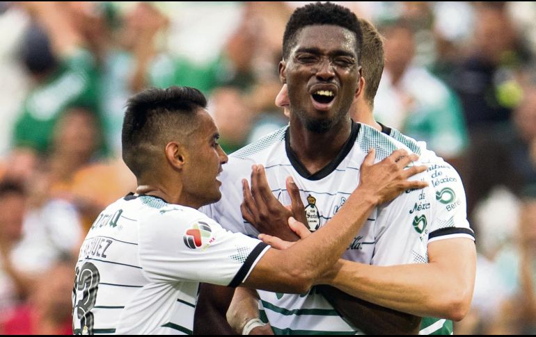 Gol y pase a Semifinales. Djaniny Tavares se queja tras lesionarse después de marcar el tanto que sepultó a los Tigres. MEXSPORT
