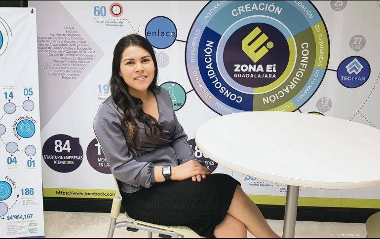 Betsua Nohemí Francisco coordina las clases de tecnología para profesores. Se han capacitado a 150 profesores de seis escuelas primarias y una secundaria. ESPECIAL