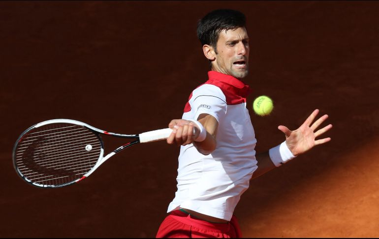 ''Nole'' lució agresivo, con 20 ''winners'' ante su rival, que en los últimos cinco años había avanzado al menos hasta cuartos de final en el torneo español. EFE / K. Huesca