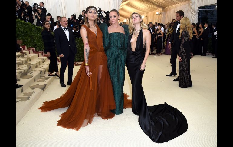 Paris Jackson, Stella McCartney y Miley Cyrus. AP/E. Agostini
