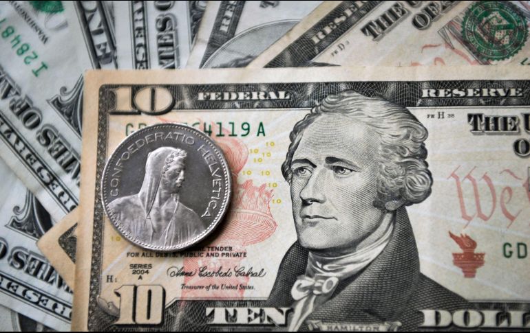 Banco BASE espera que el tipo de cambio cotice entre 19.50 y 19.75 pesos por dólar en operaciones interbancarias a la venta. NTX / ARCHIVO