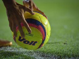 Inician los movimientos en el mercado de piernas y los rumores en torno a esos futbolistas que serán los más cotizados. MEXSPORT / ARCHIVO