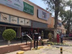 Aspecto del accidente luego del impacto de la camioneta. ESPECIAL / Protección Civil de Zapopan