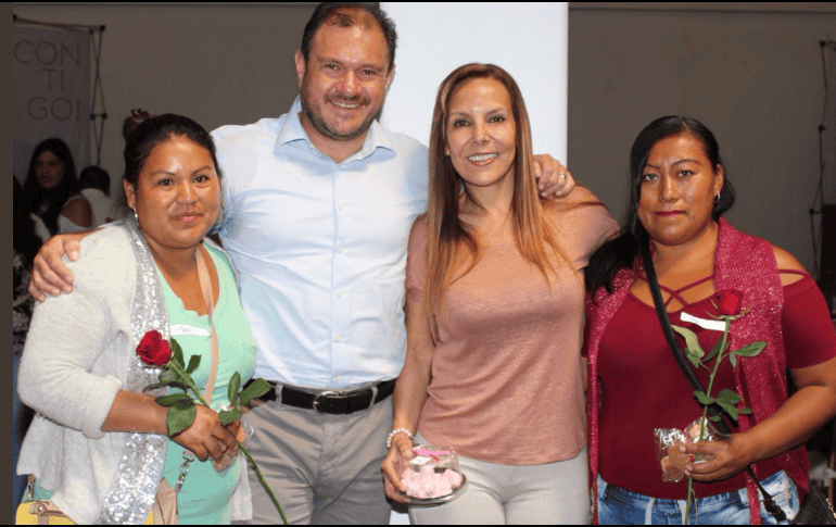 Salgado Peña también aprovechó sus redes sociales para felicitar a las mujeres que son madres. TWITTER / @AbelSalgadoP