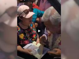 Cadena manifestó que entregó una resolución de la ASF a Andrés Manuel para aclarar las mentiras de la Organización Nacional Anticorrupción.  FACEBOOK / Eva Felicitas Cadena Sandoval