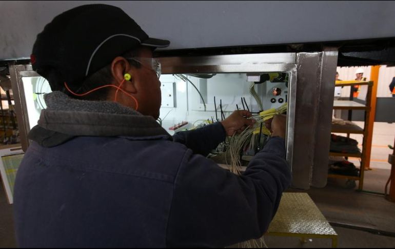 Por sectores de actividad económica, las industrias manufactureras se incrementaron 3.4% y la construcción 0.1%; mientras que la minería descendió 6.5 por ciento. EL INFORMADOR / ARCHIVO