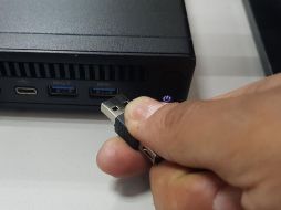 La compañía IBM no permitirá que sus empleados utilicen dispositivos de almacenamiento extraíbles, como unidades USB, tarjetas SD y unidades flash. EL INFORMADOR