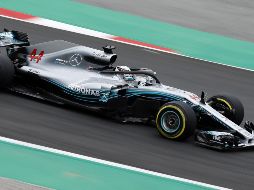 Lewis estará acompañado en la primera línea de la parrilla de salida por su coequipero, el finlandés Valtteri Bottas. EFE / A. Dalmau