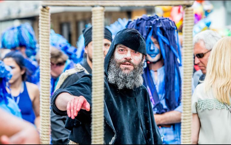 El gran desfile de Zinneke sirve como una celebración de la multiculturalidad de Bruselas. EFE / S. Lecocq