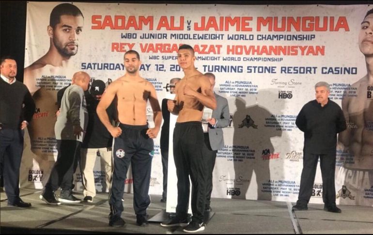 Munguía llegó a 29 triunfos en su carrera, 25 por la vía rápida, y presume su título mundial a los 21 años. ESPECIAL