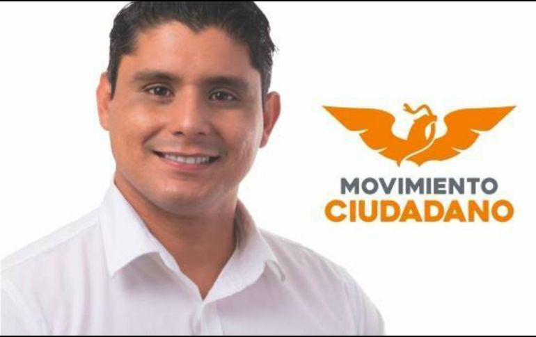 El candidato denuncia la presencia de una manta afuera de su domicilio que decía 