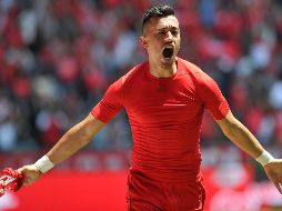 Uribe remató de cabeza para tomar a contrapie al portero Lajud, que sólo pudo observar como la pelota entraba en su meta. AFP / R. Vázquez