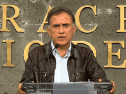 El mandatario reveló que se libró una orden de aprehensión el pasado viernes contra el ex funcionario. FACEBOOK / Miguel Ángel Yunes Linares