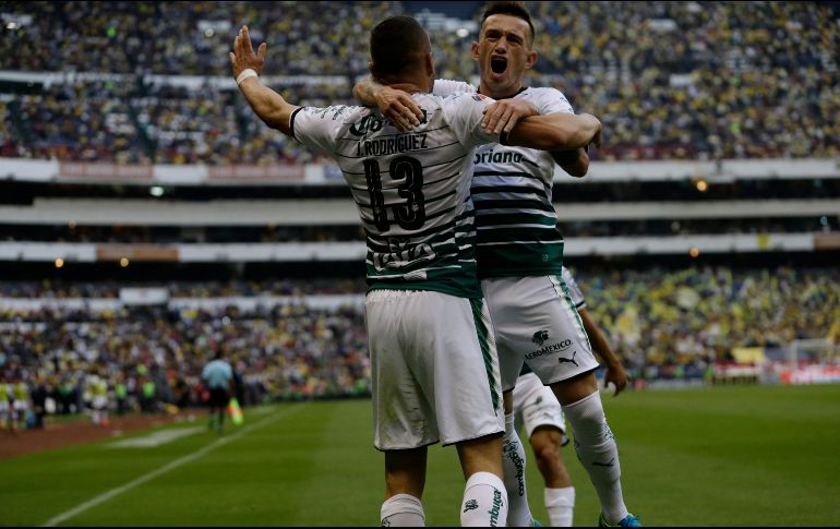 Brian Lozano (foto) y Osvaldo Martínez, ahora en Santos; y Ángel Reyna como Rubens Sambueza, jugadores del Toluca; fueron piezas de las que el América prescindió. Hoy están en la final. AP / R. Blackwell