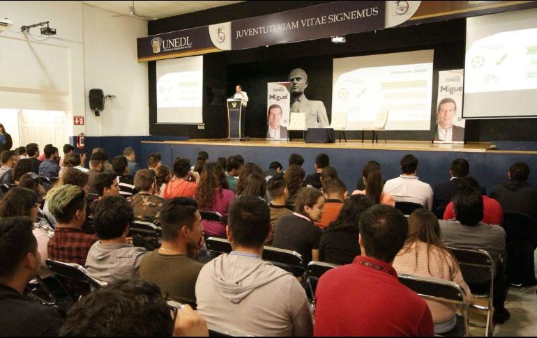 Para el candidato, la movilidad debe formar parte de una apuesta integral a través de esquemas y proyectos que respeten al peatón, personas con discapacidad y a los ciclistas.  EL INFORMADOR/ R. Bobadilla