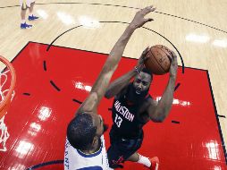 Las figuras. Kevin Durant y James Harden (#13) fueron los líderes anotadores de sus respectivos equipos, Warriors de Golden State y Rockets de Houston. AP