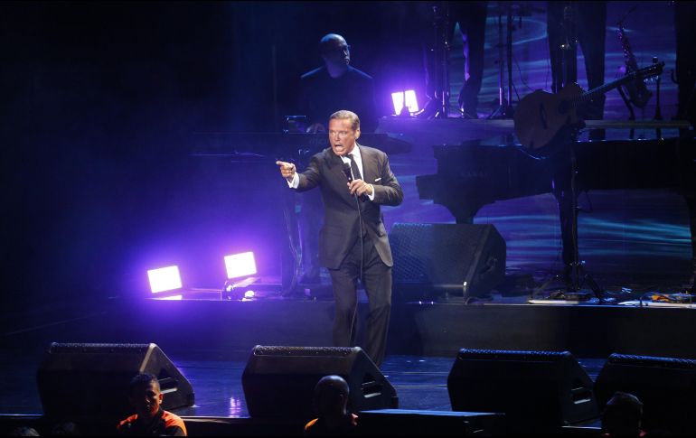 Hasta este martes Luis Miguel tiene 27 temas en el 