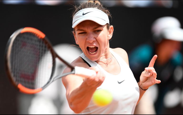 La jugadora rumana, ganadora de 16 torneos en su carrera, confirmó sus buenas estadísticas en los enfrentamientos contra Osaka. AFP/F. Monteforte