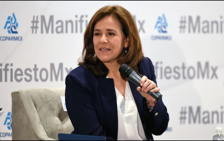 Margarita Zavala interrumpió sus palabras y pidió a sus asistentes que guardarán la calma. AFP / A. Estrella